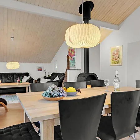 2 Bedroom Lovely In