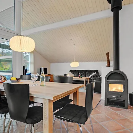 2 Bedroom Lovely In