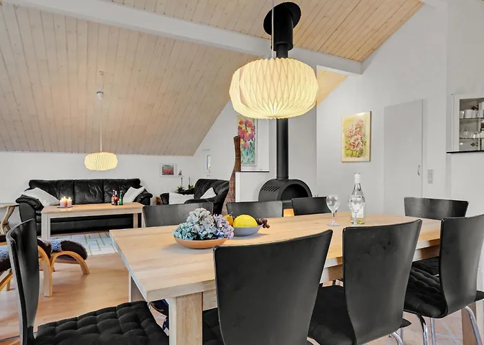 2 Bedroom Lovely In