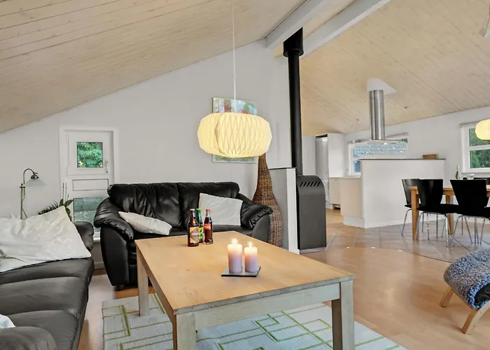 2 Bedroom Lovely In בית נופש *